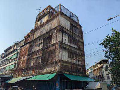 Some extra colourful buildings in Bangkok